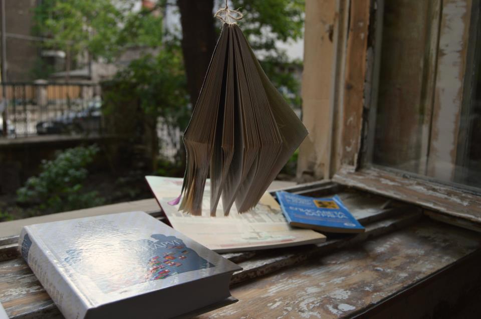 POIESIS/POLEMOS: Боряна Кацарска за поезията на Цочо Бояджиев