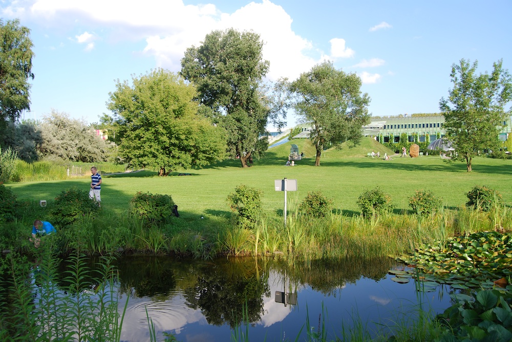 Среща-разговор с Роси Михова за новата ѝ книга "ТРИМА НАСАМЕ. Задочни разговори с Макс Фриш"