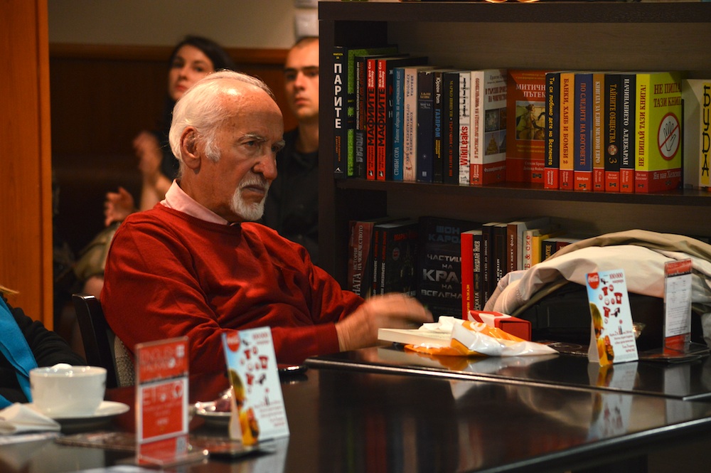 Среща-разговор с Роси Михова за новата ѝ книга "ТРИМА НАСАМЕ. Задочни разговори с Макс Фриш"