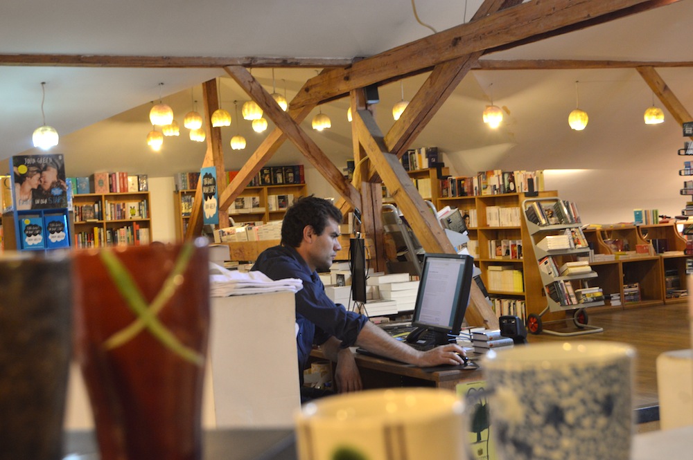 Среща-разговор с Роси Михова за новата ѝ книга "ТРИМА НАСАМЕ. Задочни разговори с Макс Фриш"