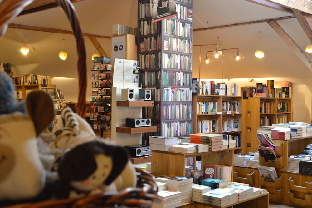 Среща-разговор с Роси Михова за новата ѝ книга "ТРИМА НАСАМЕ. Задочни разговори с Макс Фриш"