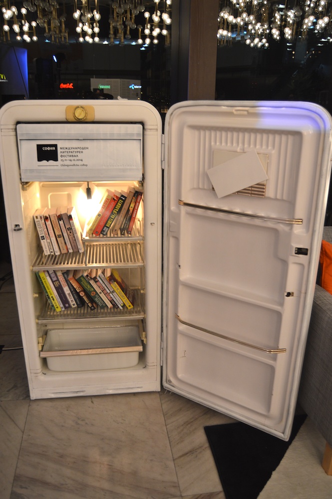 Среща-разговор с Роси Михова за новата ѝ книга "ТРИМА НАСАМЕ. Задочни разговори с Макс Фриш"