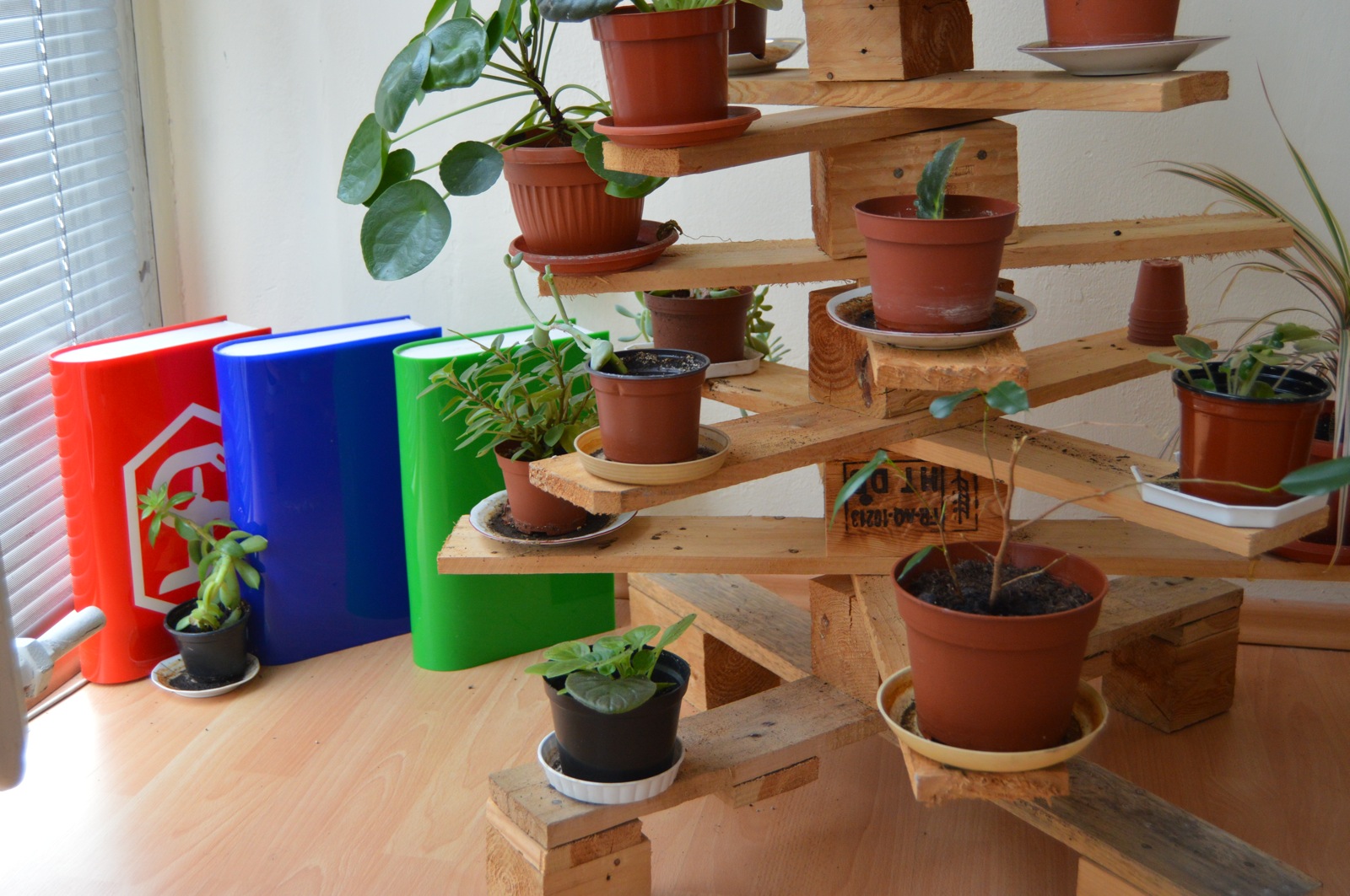 POIESIS/POLEMOS: Боряна Кацарска за поезията на Цочо Бояджиев