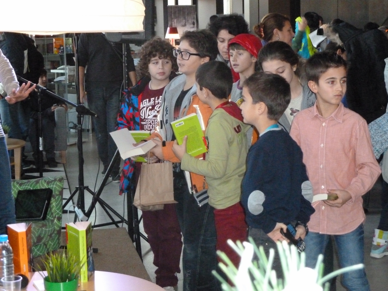 Среща-разговор с Роси Михова за новата ѝ книга "ТРИМА НАСАМЕ. Задочни разговори с Макс Фриш"