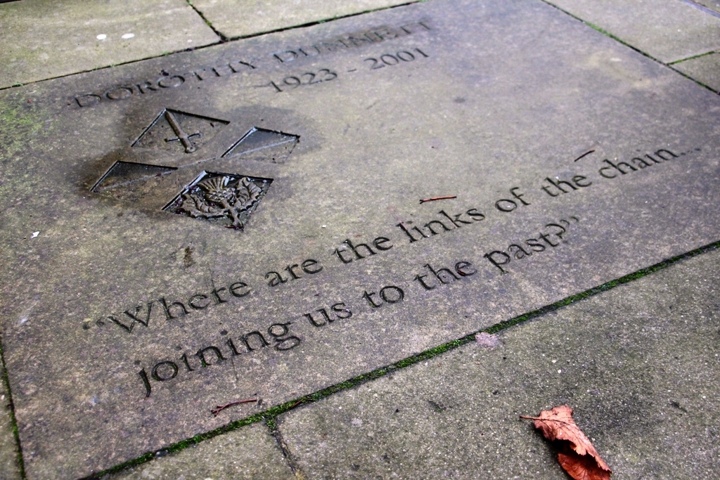 Среща-разговор с Роси Михова за новата ѝ книга "ТРИМА НАСАМЕ. Задочни разговори с Макс Фриш"