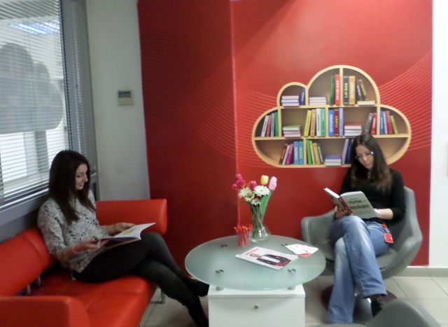 Среща-разговор с Роси Михова за новата ѝ книга "ТРИМА НАСАМЕ. Задочни разговори с Макс Фриш"