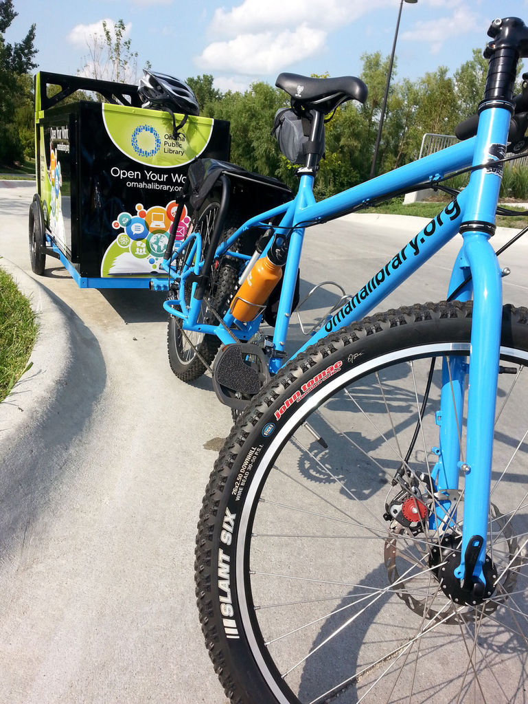 Среща-разговор с Роси Михова за новата ѝ книга "ТРИМА НАСАМЕ. Задочни разговори с Макс Фриш"