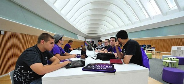 Среща-разговор с Роси Михова за новата ѝ книга "ТРИМА НАСАМЕ. Задочни разговори с Макс Фриш"