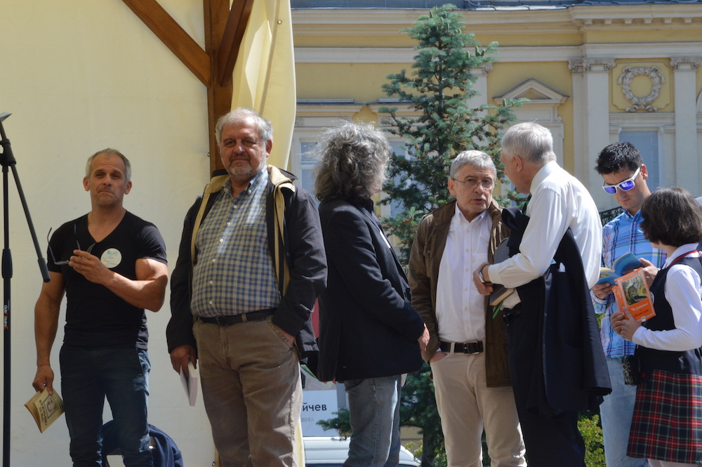 Среща-разговор с Роси Михова за новата ѝ книга "ТРИМА НАСАМЕ. Задочни разговори с Макс Фриш"