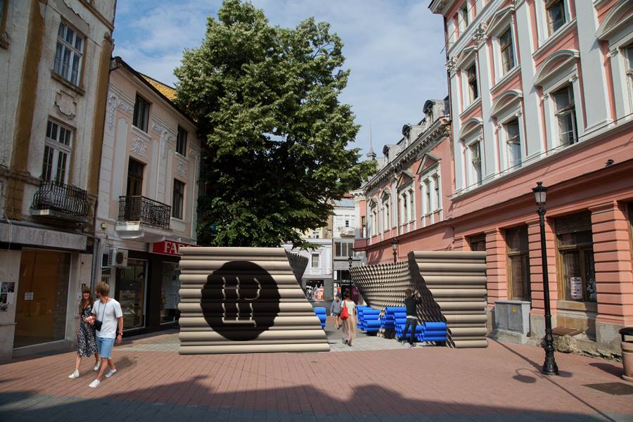 POIESIS/POLEMOS: Боряна Кацарска за поезията на Цочо Бояджиев