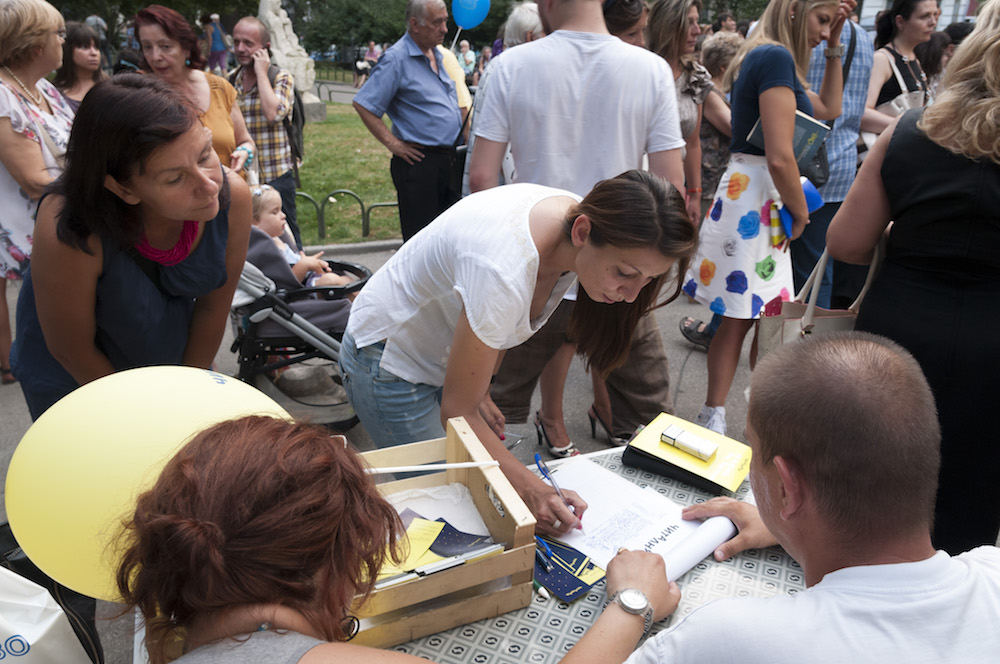 Среща-разговор с Роси Михова за новата ѝ книга "ТРИМА НАСАМЕ. Задочни разговори с Макс Фриш"