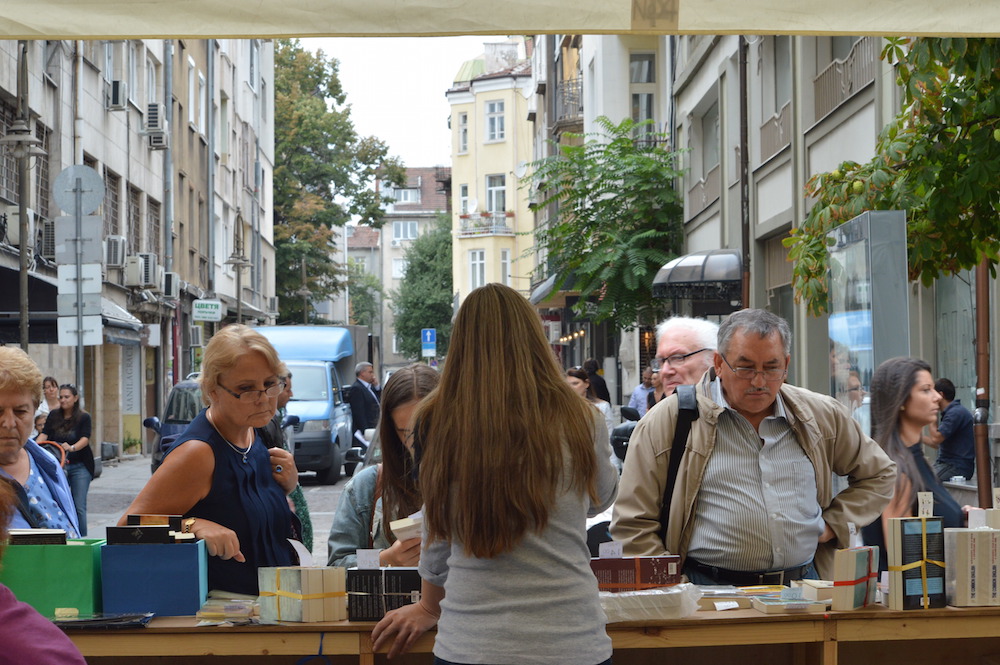 Среща-разговор с Роси Михова за новата ѝ книга "ТРИМА НАСАМЕ. Задочни разговори с Макс Фриш"