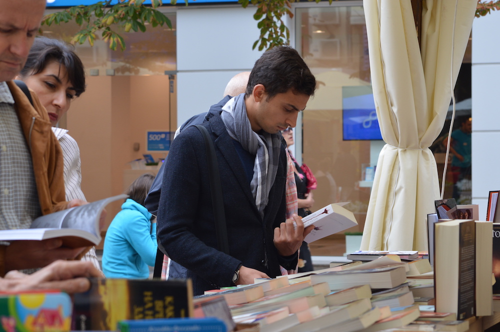 Среща-разговор с Роси Михова за новата ѝ книга "ТРИМА НАСАМЕ. Задочни разговори с Макс Фриш"