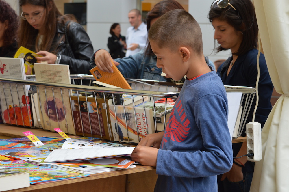 Среща-разговор с Роси Михова за новата ѝ книга "ТРИМА НАСАМЕ. Задочни разговори с Макс Фриш"