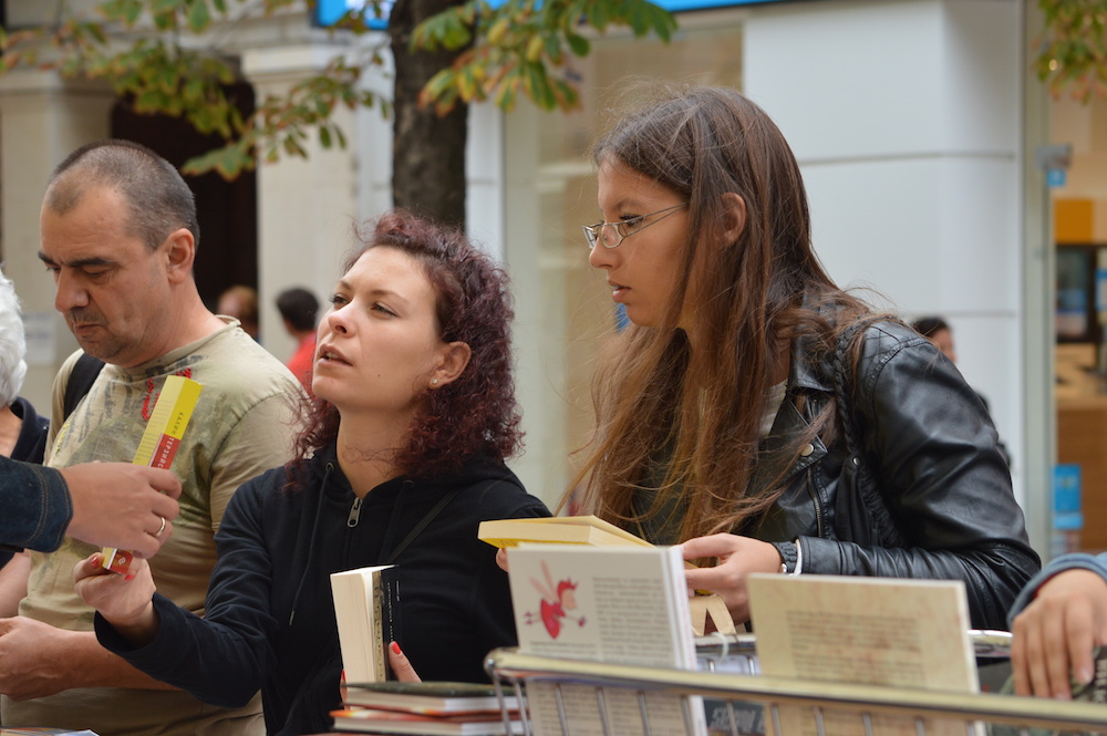 Среща-разговор с Роси Михова за новата ѝ книга "ТРИМА НАСАМЕ. Задочни разговори с Макс Фриш"