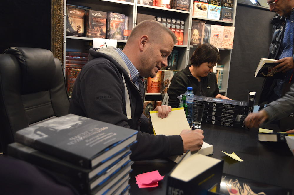 Среща-разговор с Роси Михова за новата ѝ книга "ТРИМА НАСАМЕ. Задочни разговори с Макс Фриш"