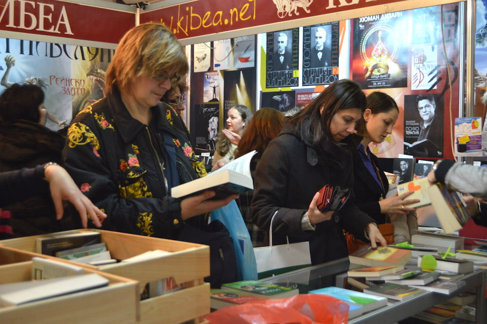 Среща-разговор с Роси Михова за новата ѝ книга "ТРИМА НАСАМЕ. Задочни разговори с Макс Фриш"