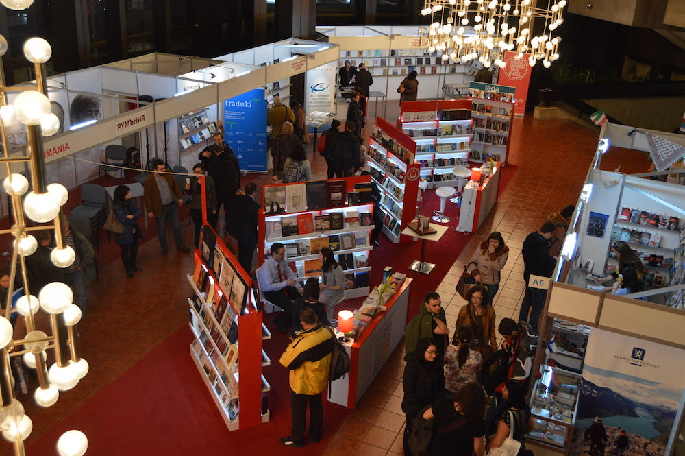 Среща-разговор с Роси Михова за новата ѝ книга "ТРИМА НАСАМЕ. Задочни разговори с Макс Фриш"