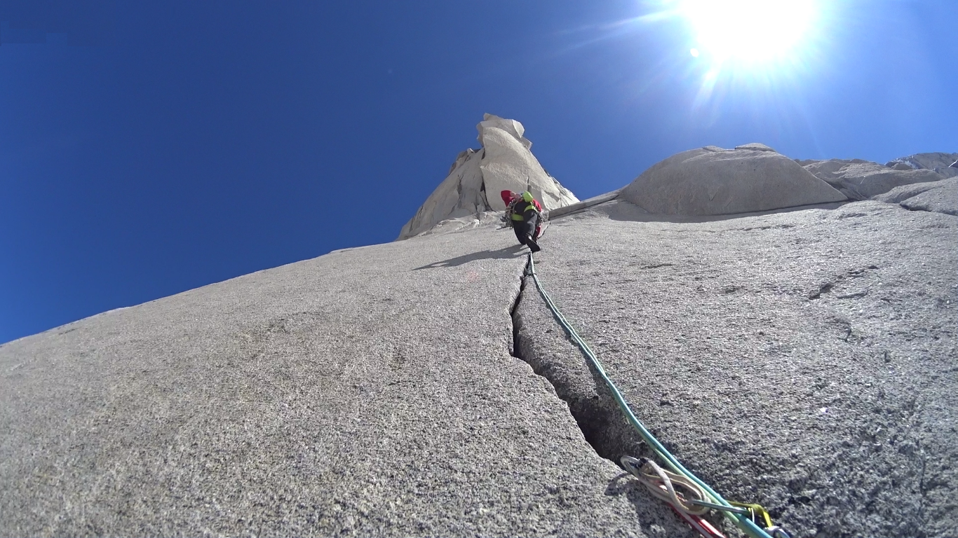 Среща-разговор с Роси Михова за новата ѝ книга "ТРИМА НАСАМЕ. Задочни разговори с Макс Фриш"
