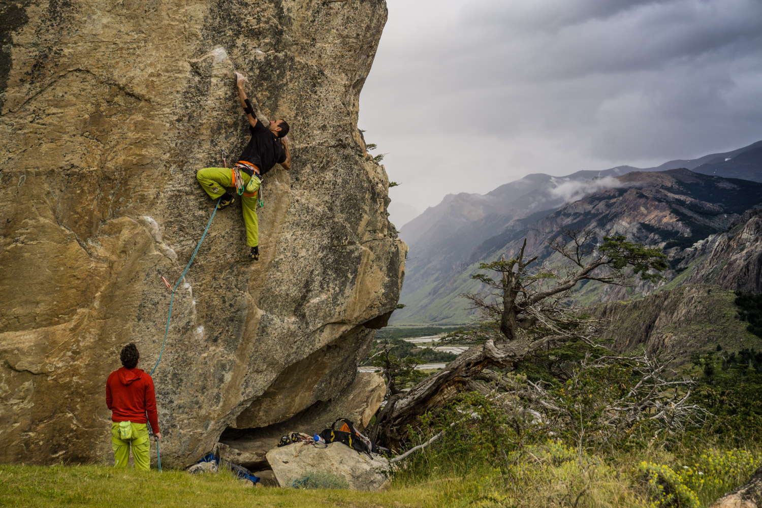 POIESIS/POLEMOS: Боряна Кацарска за поезията на Цочо Бояджиев