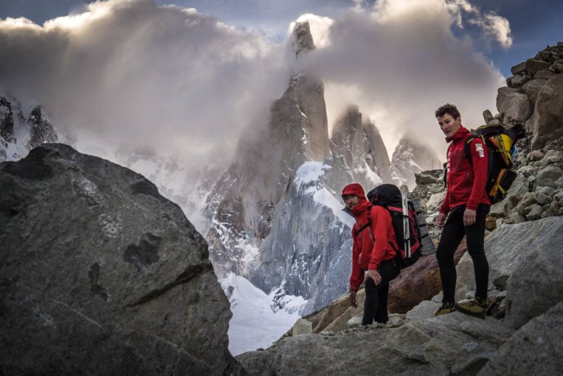 POIESIS/POLEMOS: Боряна Кацарска за поезията на Цочо Бояджиев