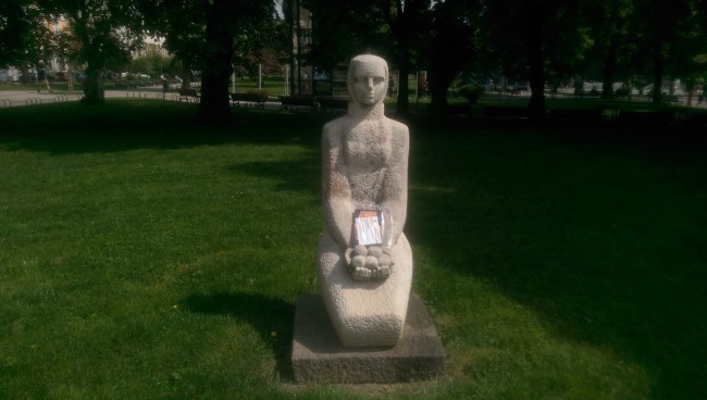 Среща-разговор с Роси Михова за новата ѝ книга "ТРИМА НАСАМЕ. Задочни разговори с Макс Фриш"