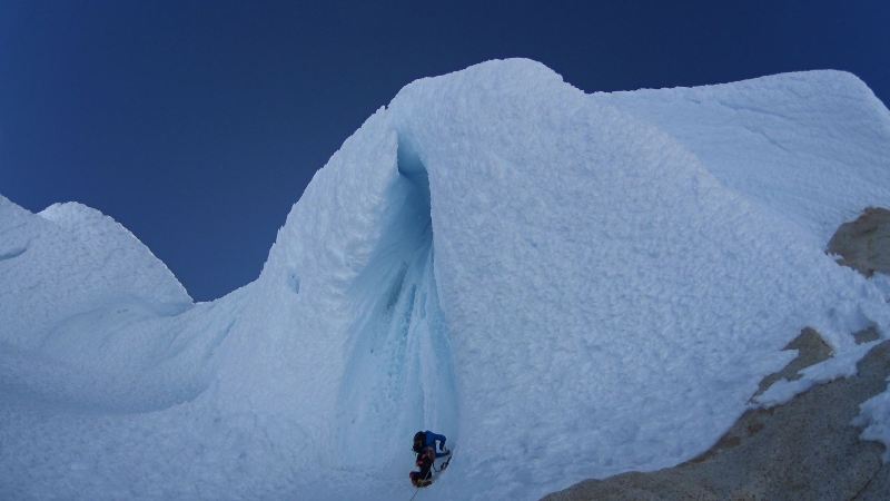 Среща-разговор с Роси Михова за новата ѝ книга "ТРИМА НАСАМЕ. Задочни разговори с Макс Фриш"