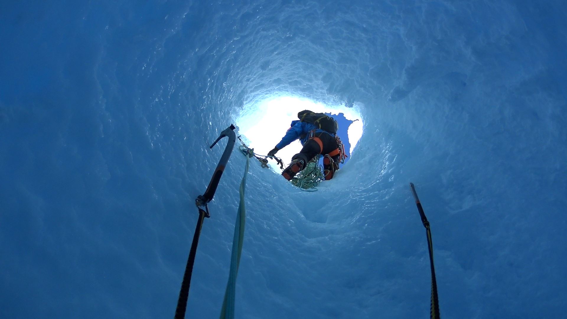POIESIS/POLEMOS: Боряна Кацарска за поезията на Цочо Бояджиев