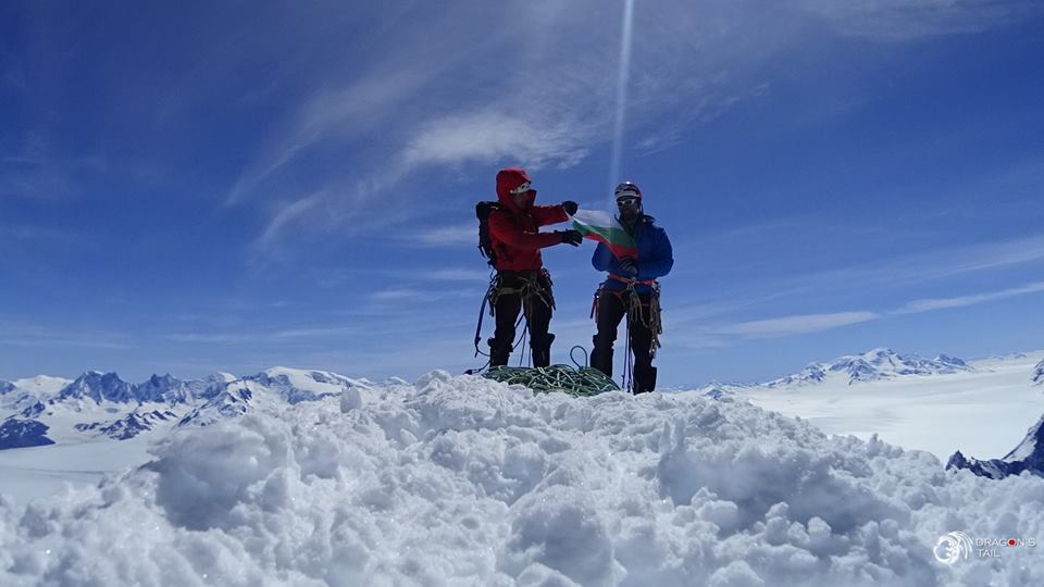 Среща-разговор с Роси Михова за новата ѝ книга "ТРИМА НАСАМЕ. Задочни разговори с Макс Фриш"