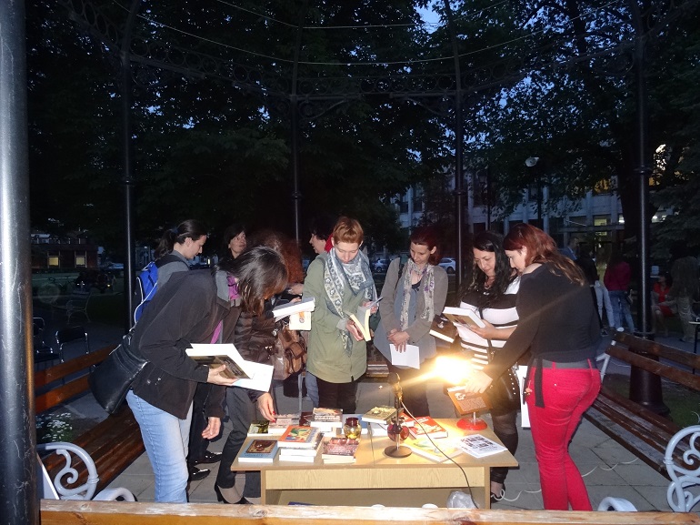 Среща-разговор с Роси Михова за новата ѝ книга "ТРИМА НАСАМЕ. Задочни разговори с Макс Фриш"