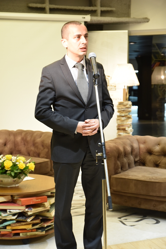 Среща-разговор с Роси Михова за новата ѝ книга "ТРИМА НАСАМЕ. Задочни разговори с Макс Фриш"