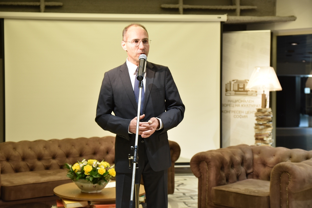 POIESIS/POLEMOS: Боряна Кацарска за поезията на Цочо Бояджиев