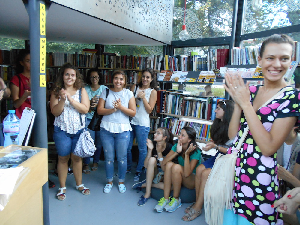 Среща-разговор с Роси Михова за новата ѝ книга "ТРИМА НАСАМЕ. Задочни разговори с Макс Фриш"