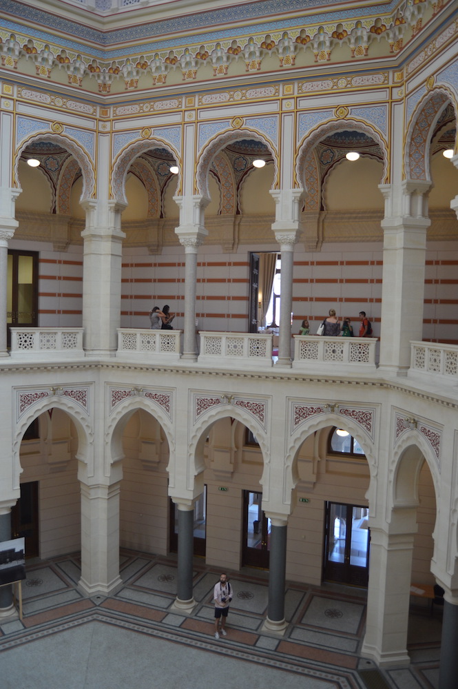 Среща-разговор с Роси Михова за новата ѝ книга "ТРИМА НАСАМЕ. Задочни разговори с Макс Фриш"