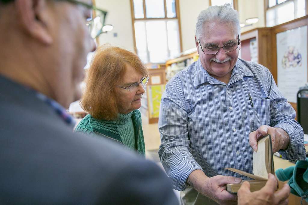 Среща-разговор с Роси Михова за новата ѝ книга "ТРИМА НАСАМЕ. Задочни разговори с Макс Фриш"
