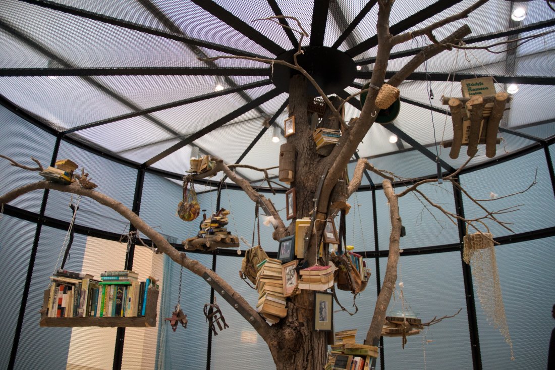 Среща-разговор с Роси Михова за новата ѝ книга "ТРИМА НАСАМЕ. Задочни разговори с Макс Фриш"