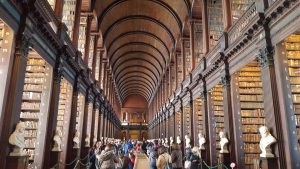 Izlozhba na irlandski pisatelki v Trinity College