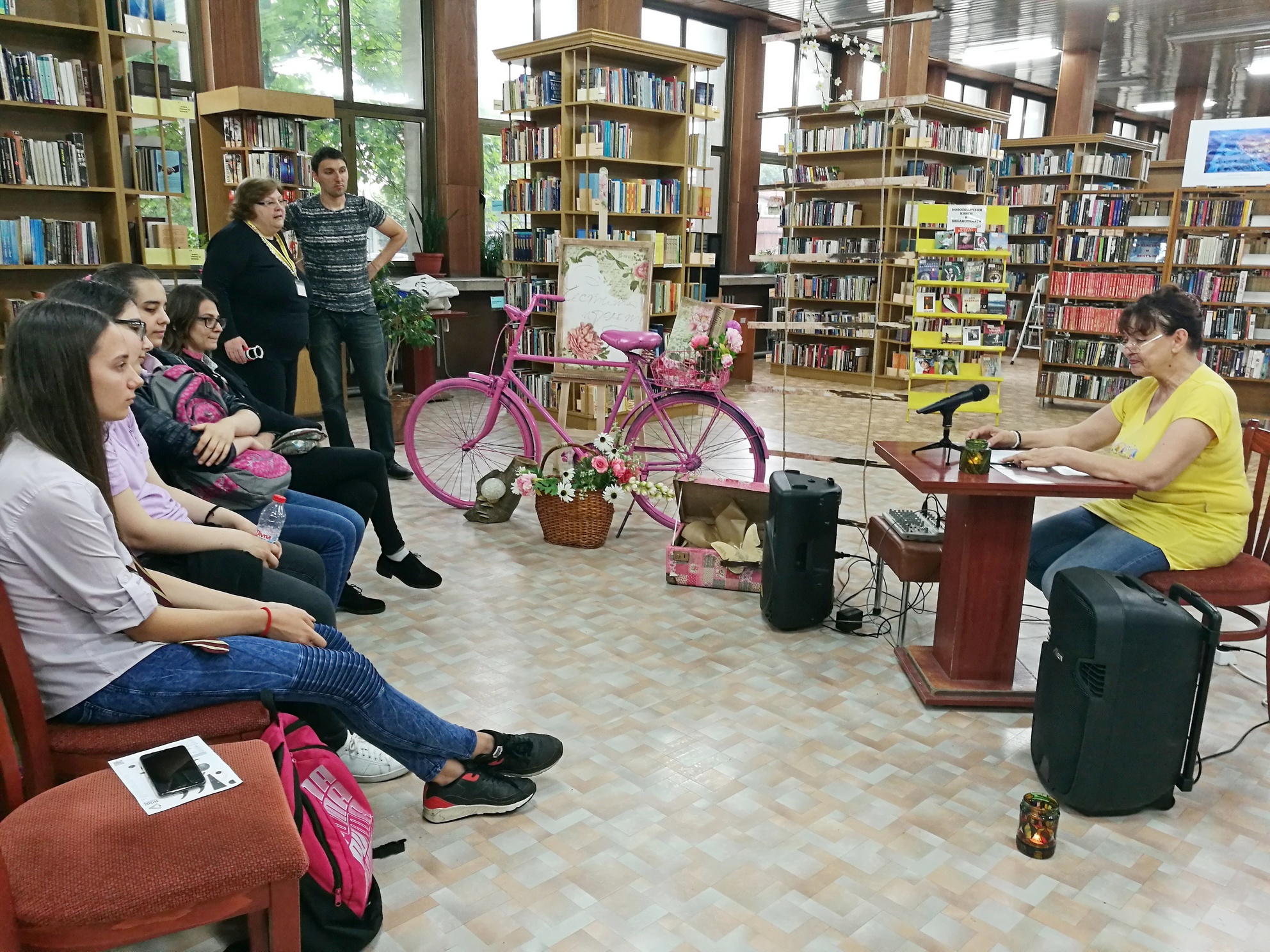 Среща-разговор с Роси Михова за новата ѝ книга "ТРИМА НАСАМЕ. Задочни разговори с Макс Фриш"