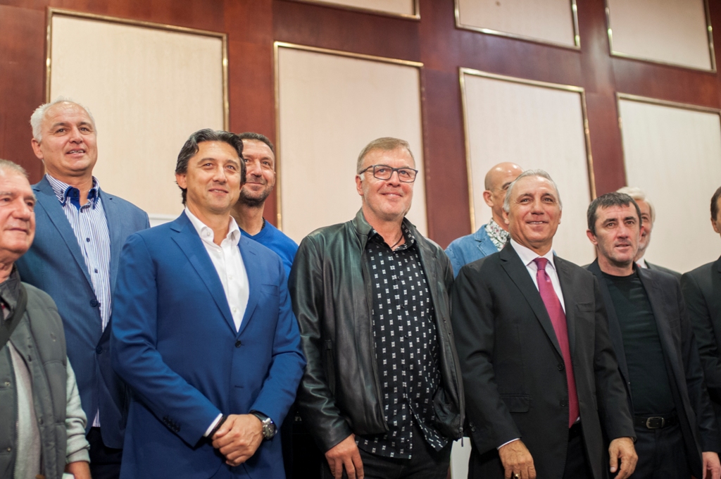 Среща-разговор с Роси Михова за новата ѝ книга "ТРИМА НАСАМЕ. Задочни разговори с Макс Фриш"