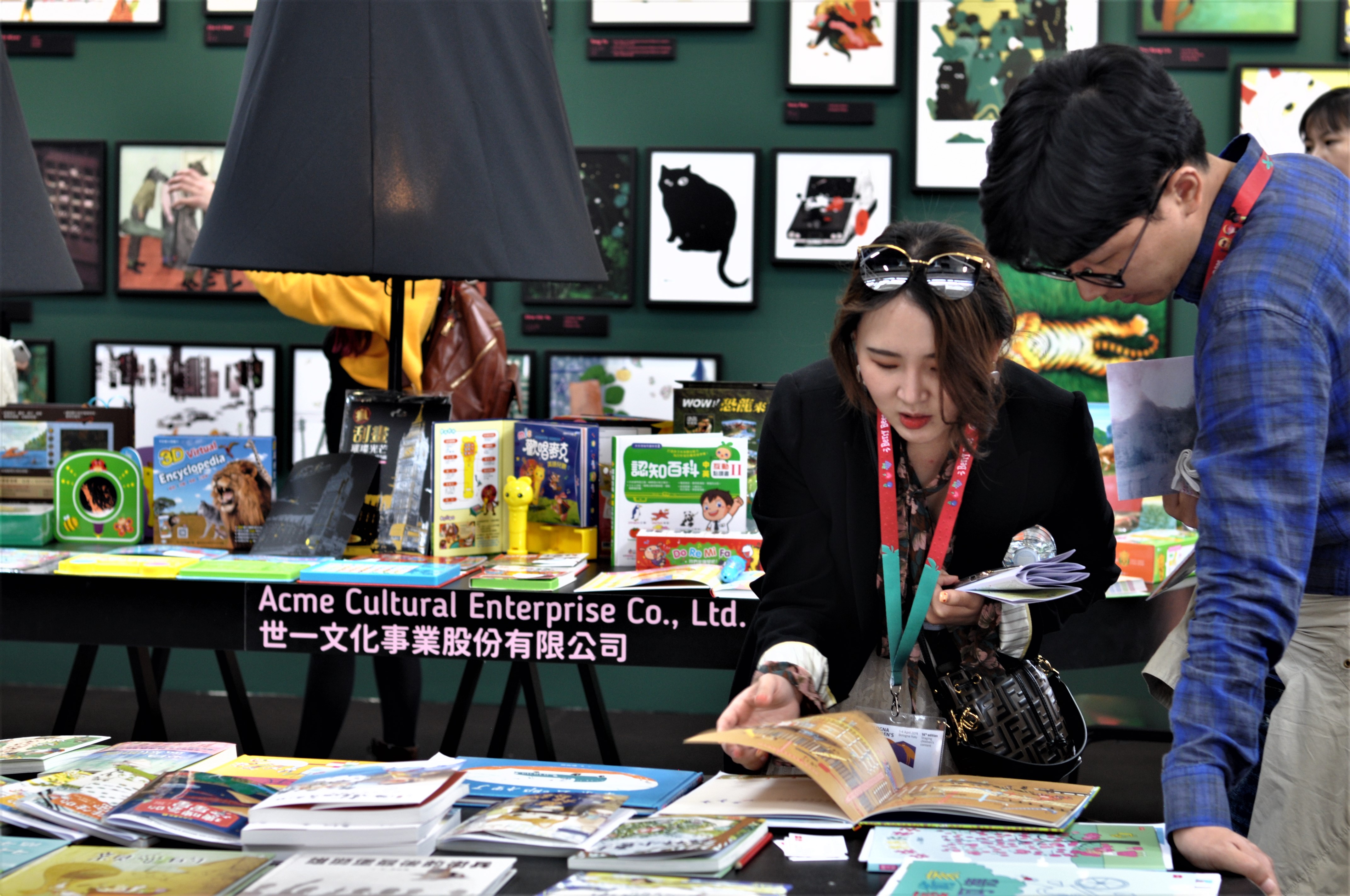 Среща-разговор с Роси Михова за новата ѝ книга "ТРИМА НАСАМЕ. Задочни разговори с Макс Фриш"