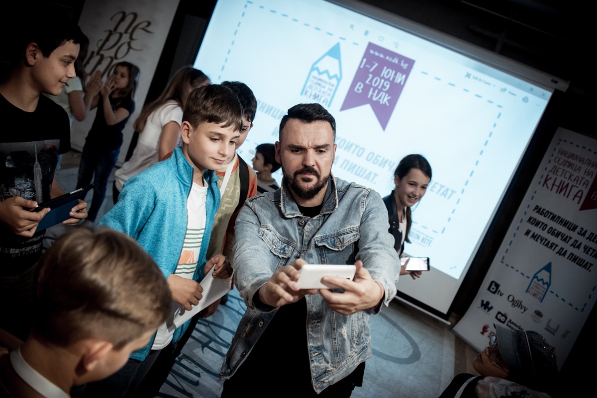 Среща-разговор с Роси Михова за новата ѝ книга "ТРИМА НАСАМЕ. Задочни разговори с Макс Фриш"