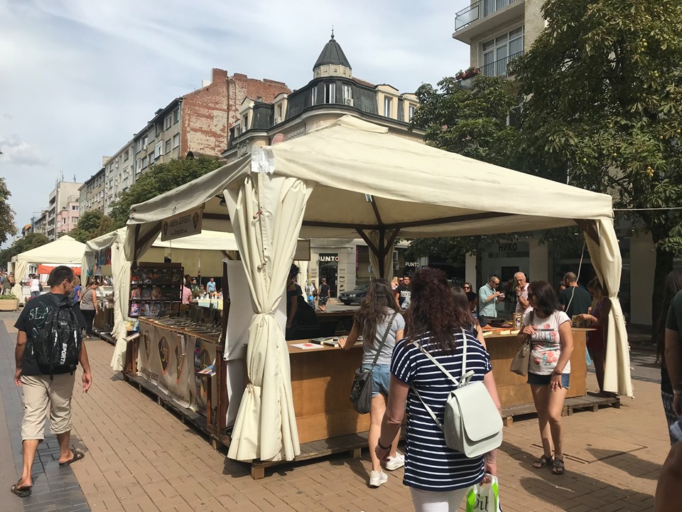 POIESIS/POLEMOS: Боряна Кацарска за поезията на Цочо Бояджиев