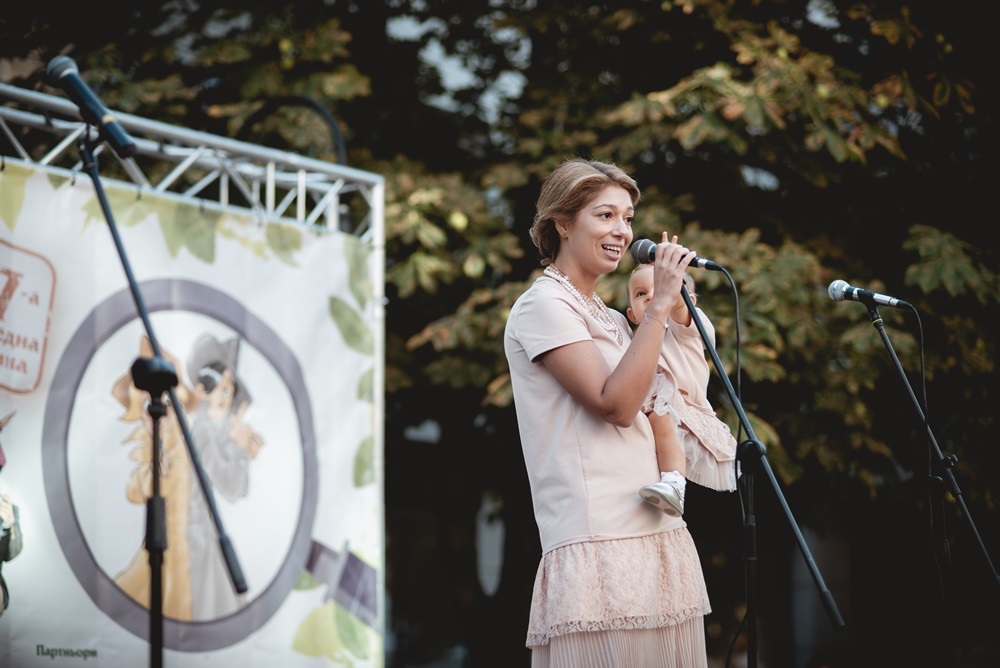 Среща-разговор с Роси Михова за новата ѝ книга "ТРИМА НАСАМЕ. Задочни разговори с Макс Фриш"