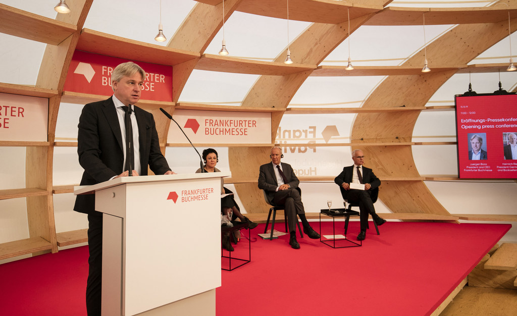 POIESIS/POLEMOS: Боряна Кацарска за поезията на Цочо Бояджиев