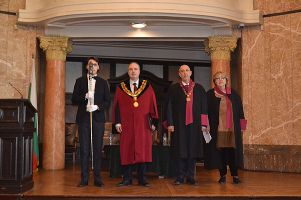 Среща-разговор с Роси Михова за новата ѝ книга "ТРИМА НАСАМЕ. Задочни разговори с Макс Фриш"