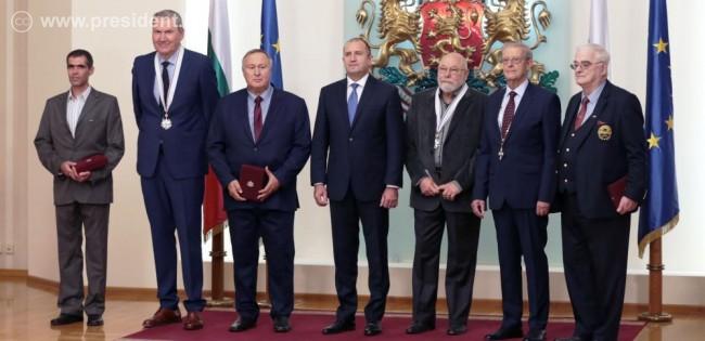 POIESIS/POLEMOS: Боряна Кацарска за поезията на Цочо Бояджиев