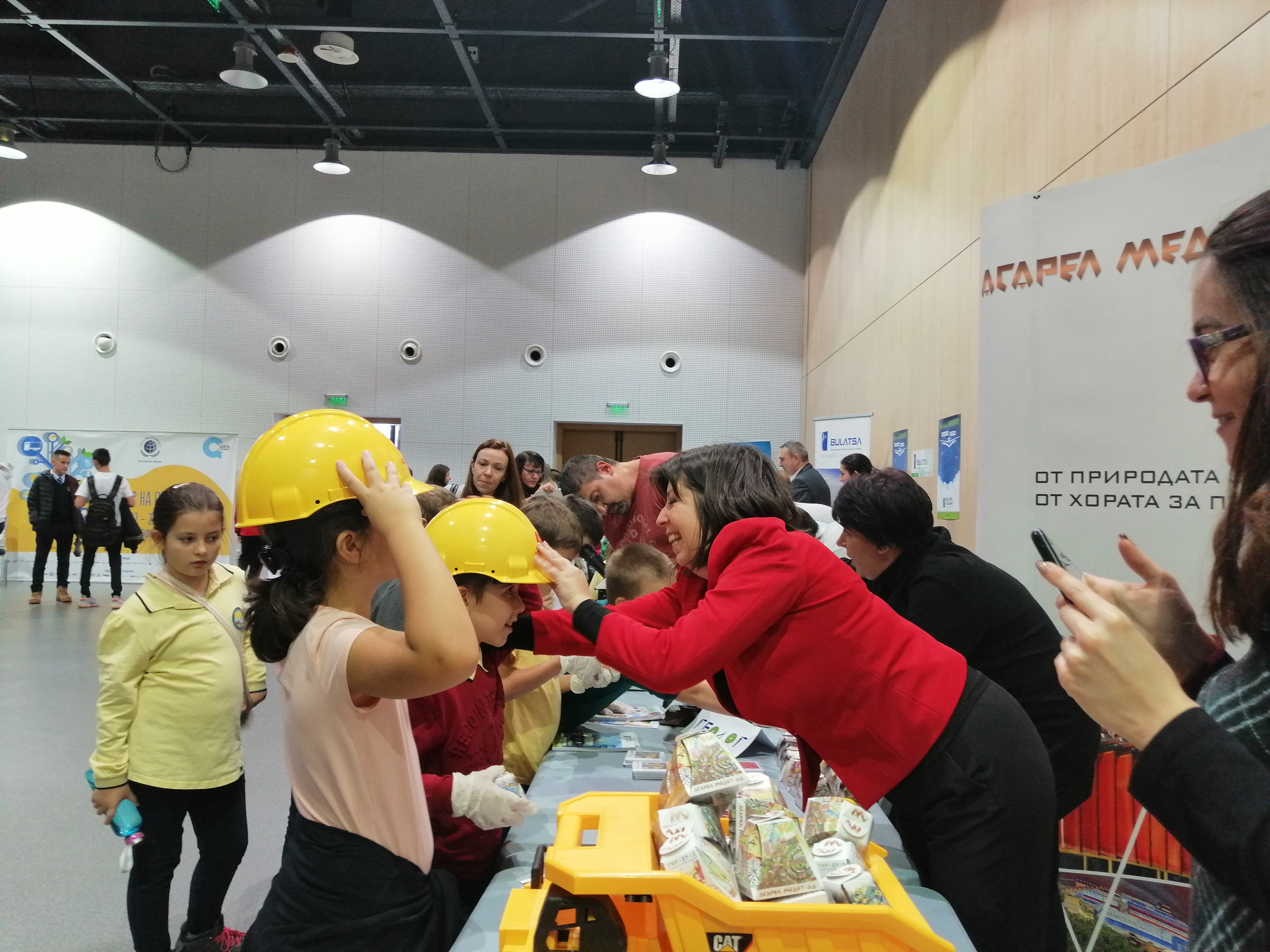 POIESIS/POLEMOS: Боряна Кацарска за поезията на Цочо Бояджиев