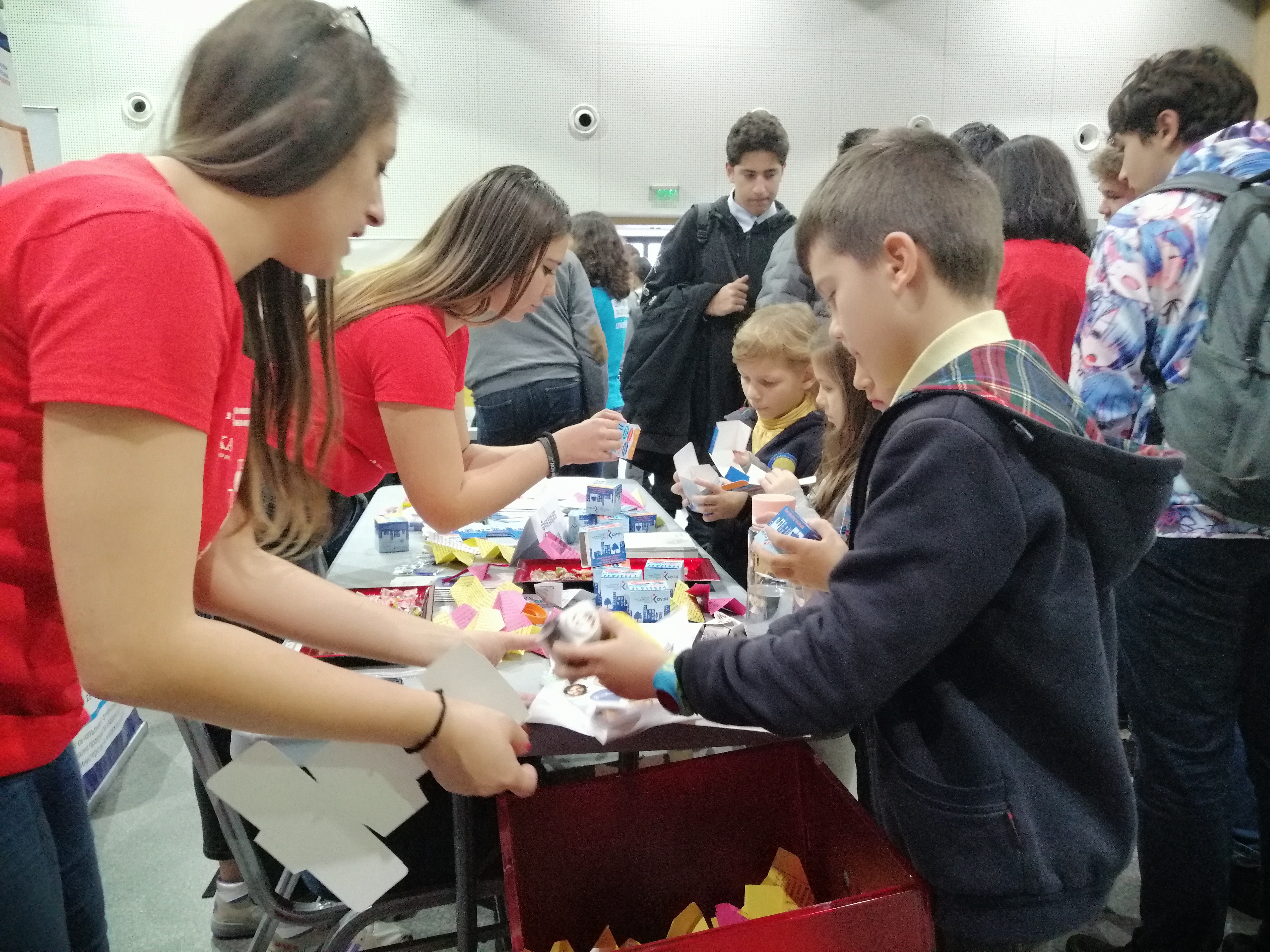 Среща-разговор с Роси Михова за новата ѝ книга "ТРИМА НАСАМЕ. Задочни разговори с Макс Фриш"