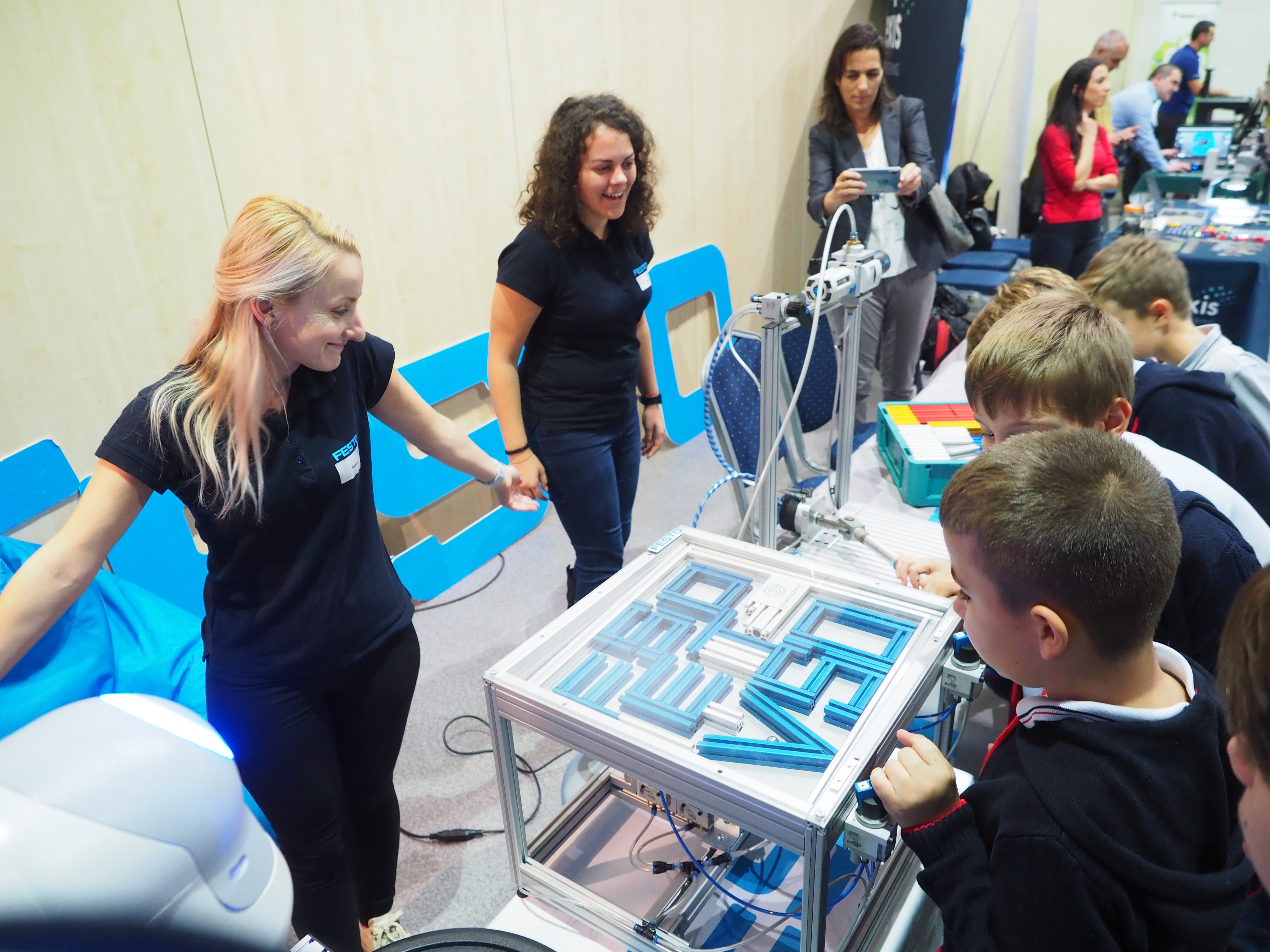 POIESIS/POLEMOS: Боряна Кацарска за поезията на Цочо Бояджиев