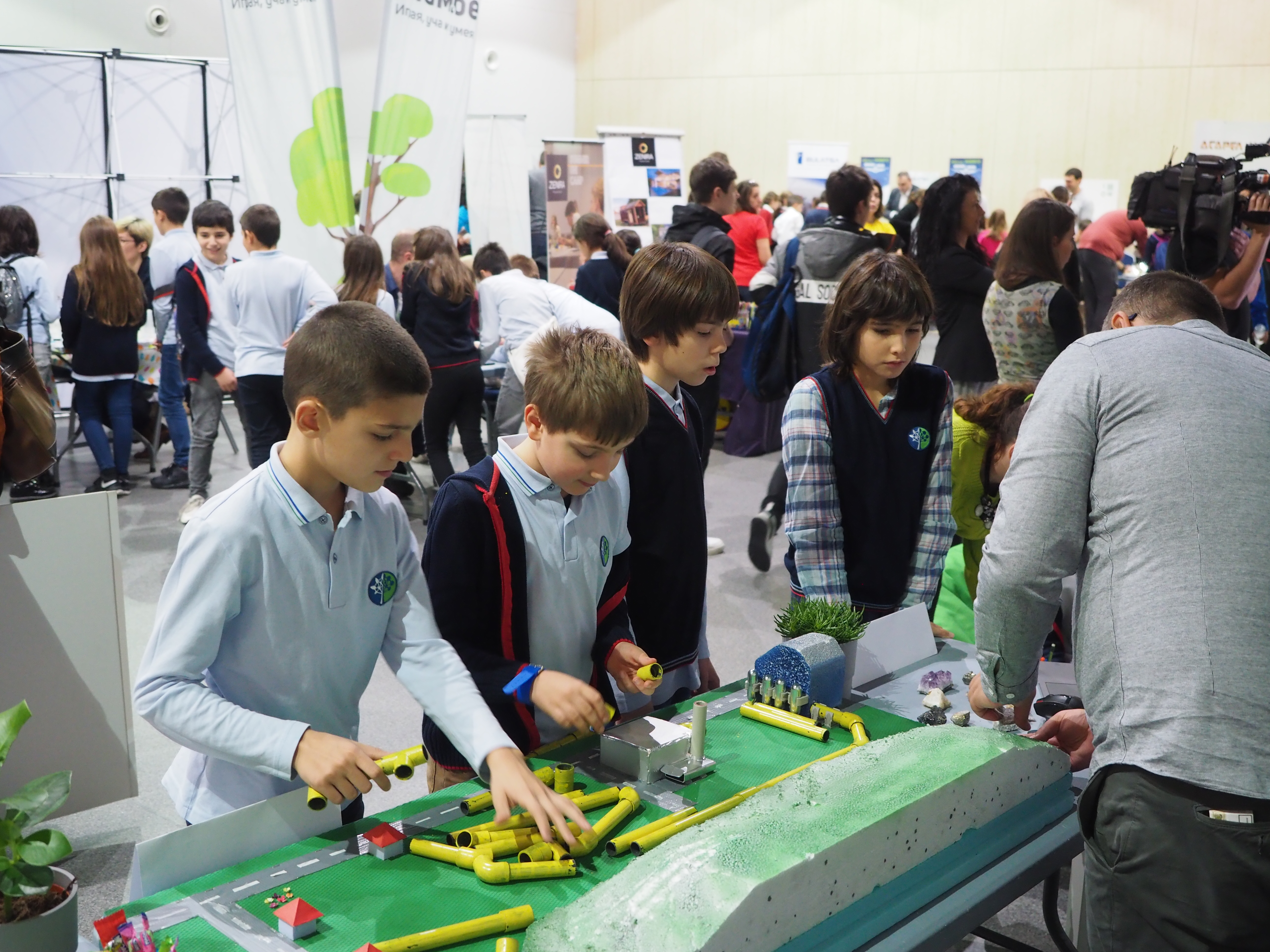 Среща-разговор с Роси Михова за новата ѝ книга "ТРИМА НАСАМЕ. Задочни разговори с Макс Фриш"